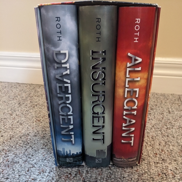 Divergent Trilogy Hardcover Boxset - Picture 1 of 2